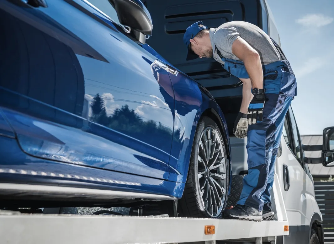 Washington local tow truck loading vehicle